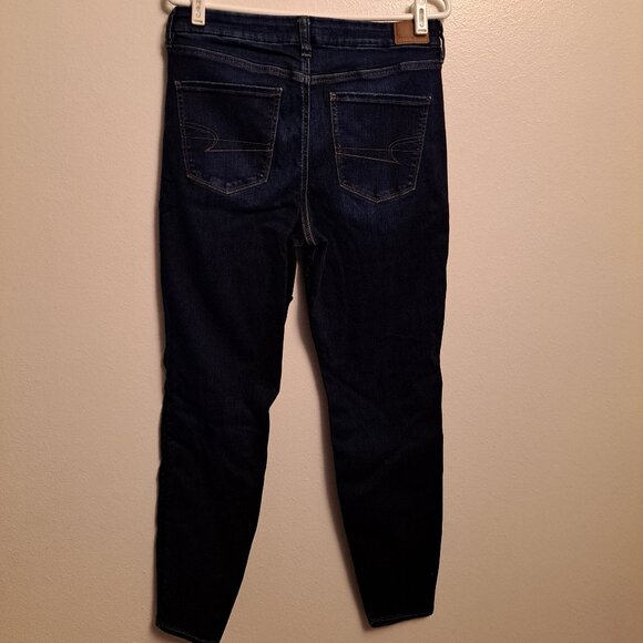 American Eagle Next Level Stretch Curvy High-Rise Jegging W/Embroidered Pockets - Picture 2 of 9